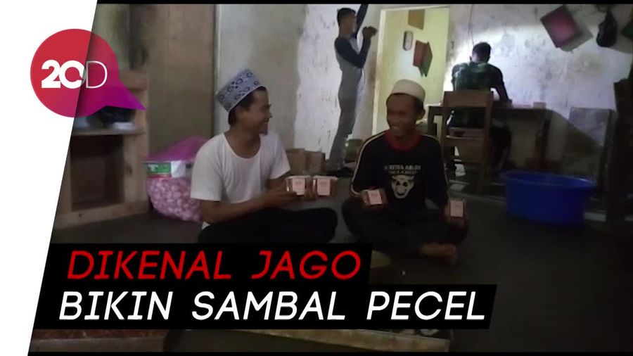 Santri di Pondok Ini Punya Keterampilan Membuat Sambal Pecel