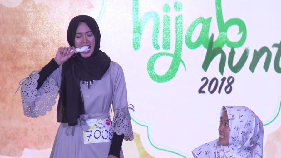 20 Besar Jakarta - Aksi Debus Ana Lestiana Bikin Kaget Juri