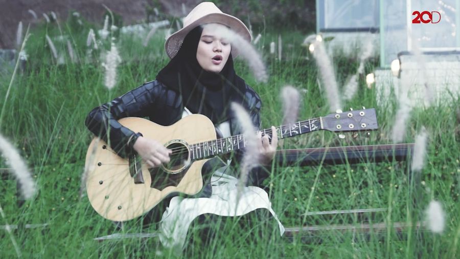 Kecintaan Sabine Fatimah Pada Musik