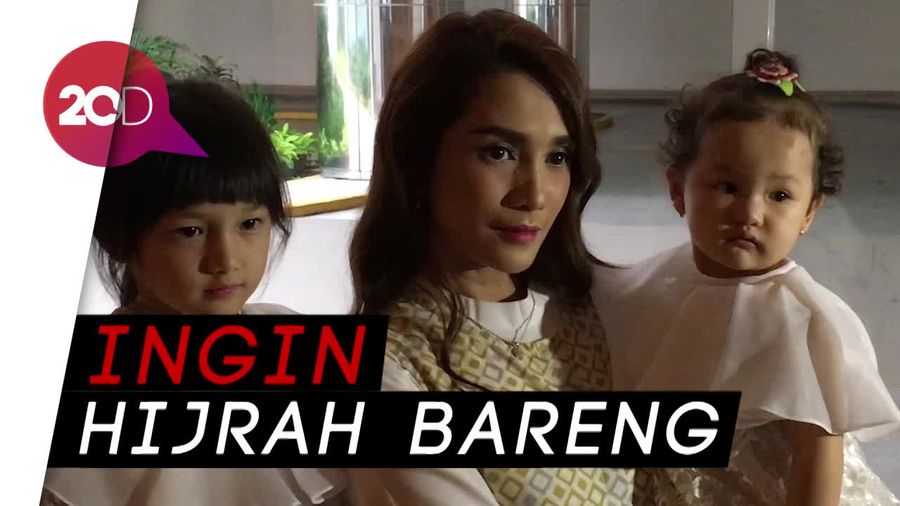 Pose Pakai Cadar, Ussy Pratama Niat Hijrah dengan Suami