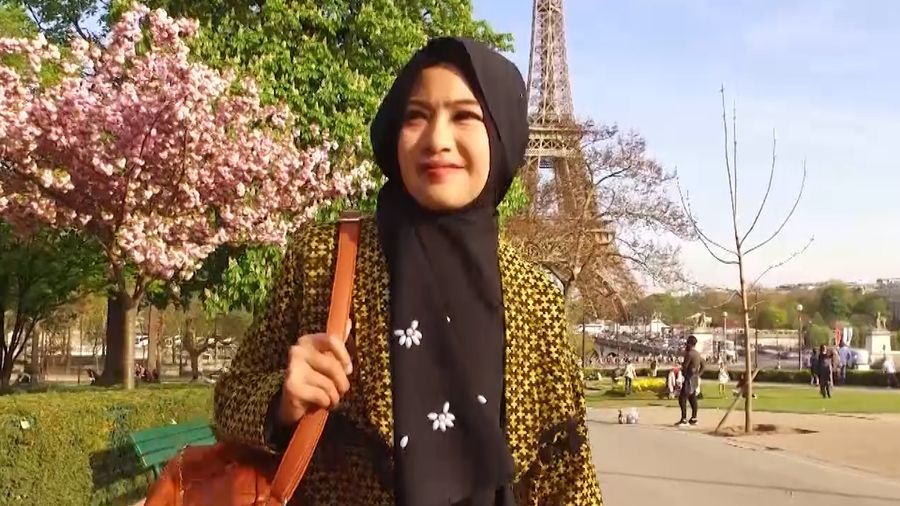 Keinginan Kuat Muslimah di Prancis Berbusana Kekinian