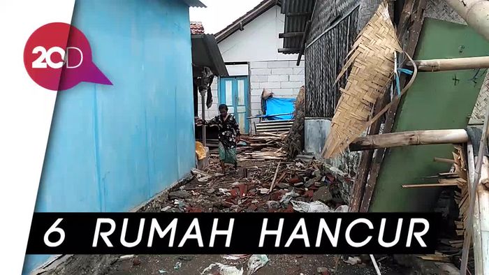 Melihat Sisa Keganasan Rob yang Menerjang Indramayu