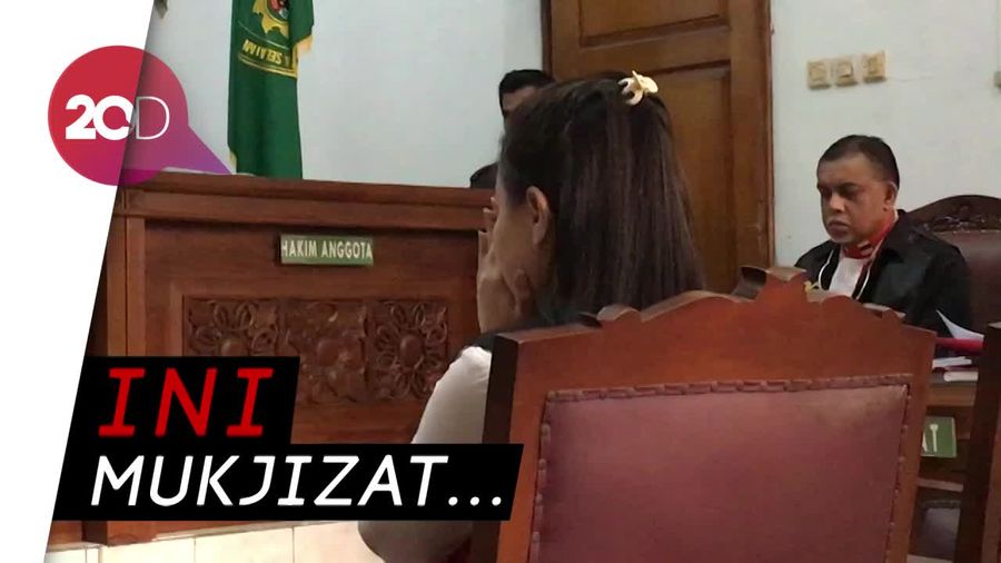 Dituntut 8 Bulan Penjara, Jennifer Dunn Menangis Haru