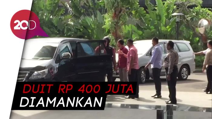 Kena OTT, Bupati Buton Selatan Tiba di KPK