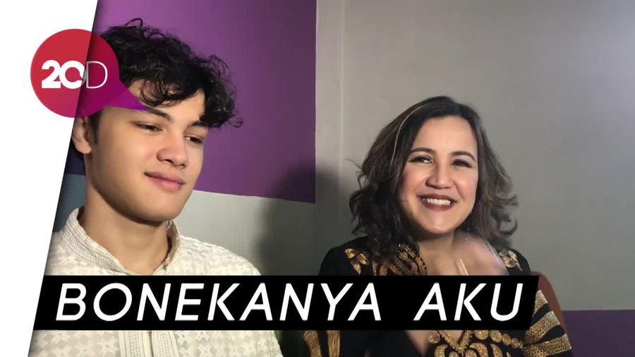 Cerita Andi Soraya yang Gemar Dandani Putri Kecilnya