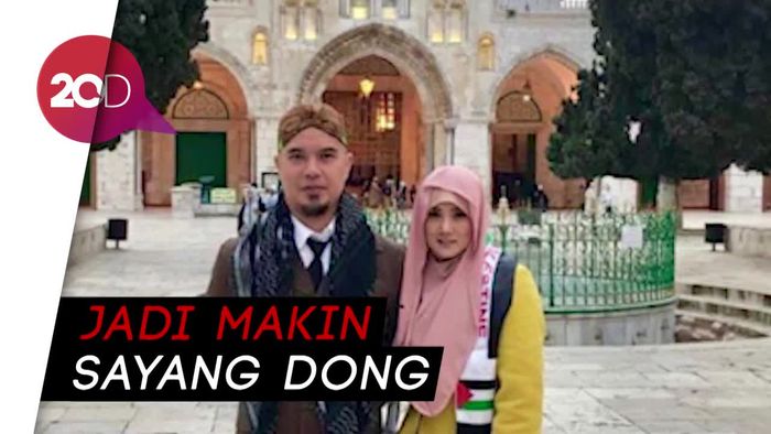 Ahmad Dhani Puji Kecantikan Mulan Setelah Berhijab