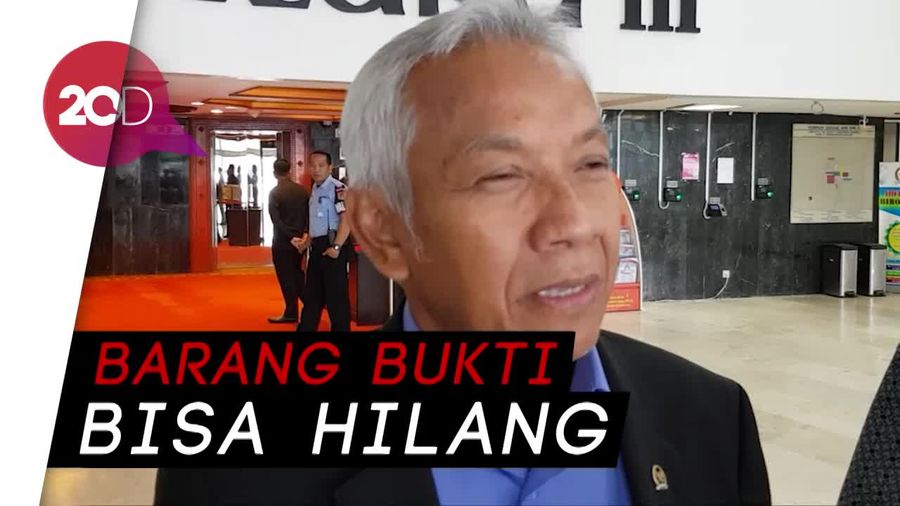 DPR Minta Jangan Musnahkan e-KTP Rusak Tercecer