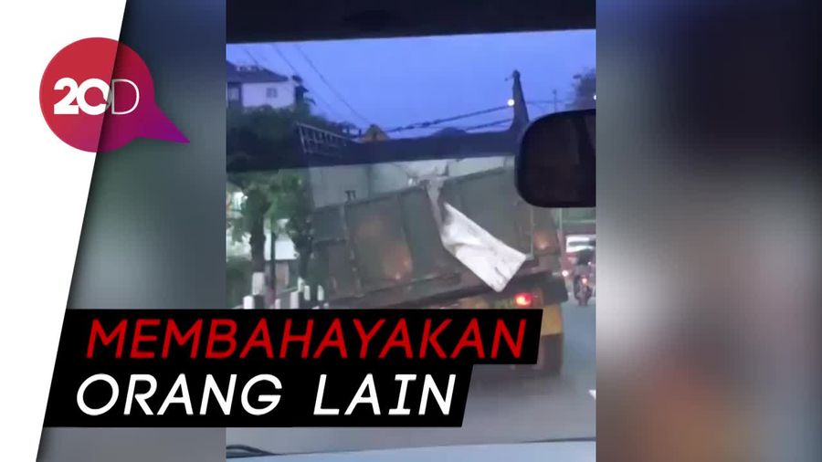 Ngeri! Truk Gandeng Melaju dengan Kekurangan Roda