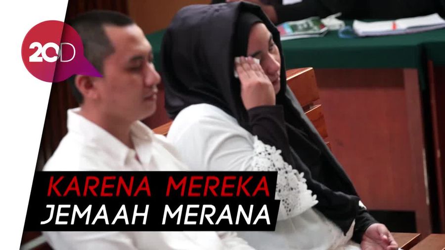 Ekspresi Tiga Bos First Travel saat Hadapi Vonis Hakim