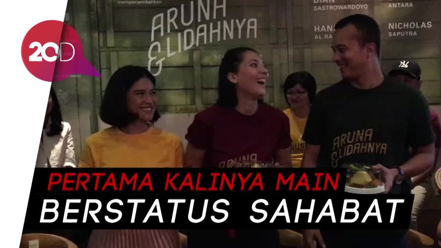 Pertama! Dian Sastro dan Nicholas Saputra Akting Jadi Sahabat