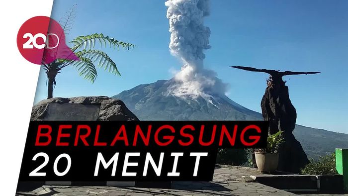 Erupsi Gunung Merapi Sebabkan Hujan Abu di Boyolali