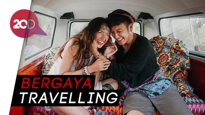 Romantisnya Foto Pre Wedding Nadine Chandrawinata dan Dimas Anggara