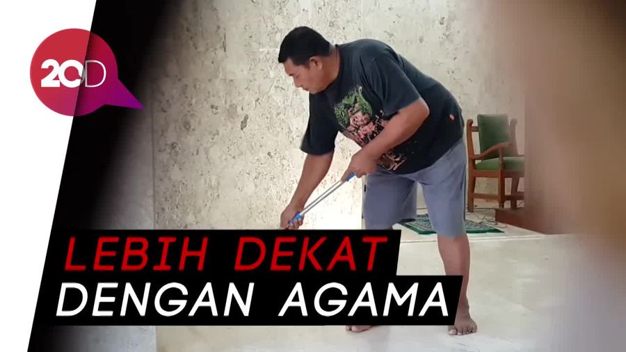 Kisah Pensiunan Polisi yang Mengabdikan Diri Jadi Marbot Masjid