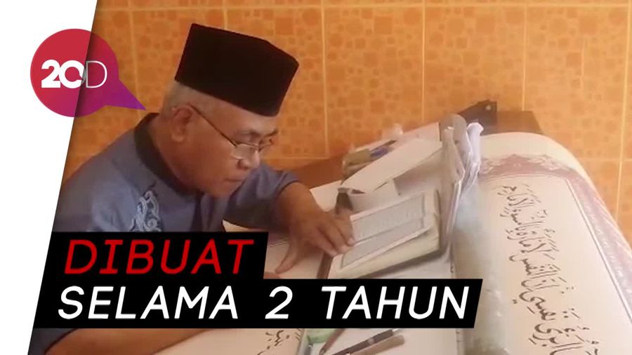 Melihat Mushaf Alquran Terbesar di Lamongan