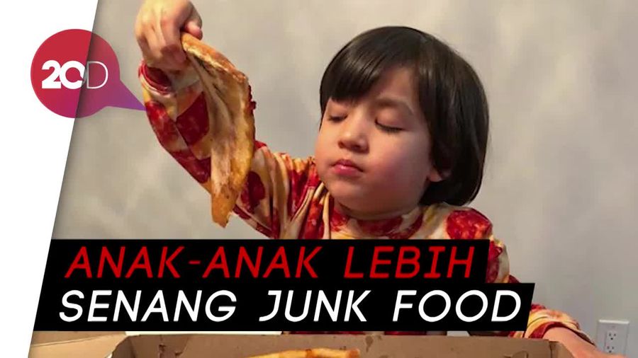 YouTuber Salah Satu Penyebab Anak Suka Makanan Berkalori?  