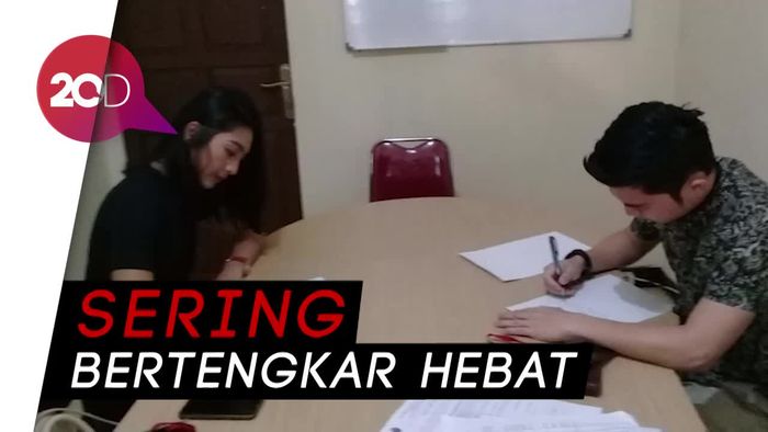 Nicky Tirta dan Liza Elly Cerai karena KDRT?