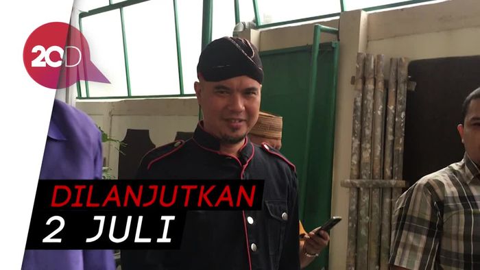 Saksi Sakit, Sidang Ahmad Dhani Ditunda