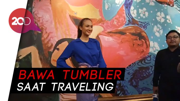 Tips Mengurangi Sampah Plastik ala Nadine Chandrawinata