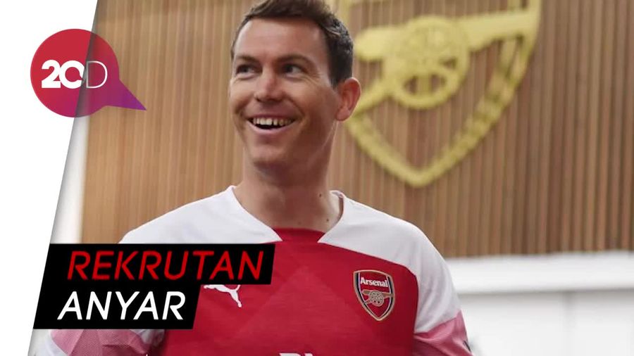  Lichtsteiner Berlabuh ke Arsenal