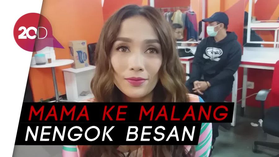 Tahun Ini Ussy Sulistiawaty dan Keluarga Mudik ke Malang 
