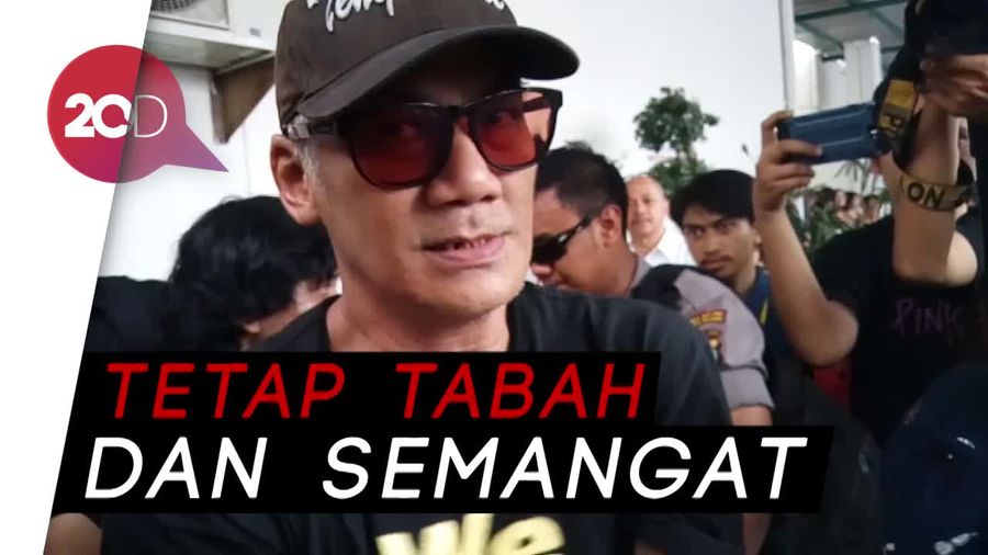 Sidang Ditunda, Para Sahabat Beri Dukungan untuk Tio Pakusadewo