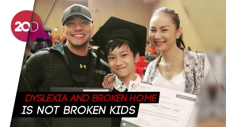 Selamat! Azka Corbuzier Lulus SMP Sebagai Murid Terbaik