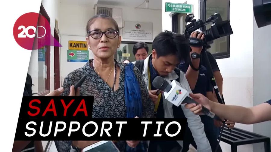 Jajang C. Noer Tak Terima Tuntutan JPU Terhadap Tio Pakusadewo