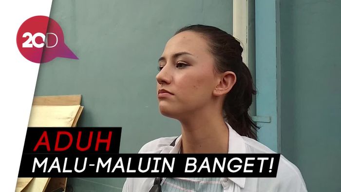 Dahlia Poland Malu Suaminya Nge-Vape di Pesawat