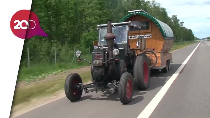 Naik Traktor demi Mendukung Timnas Jerman