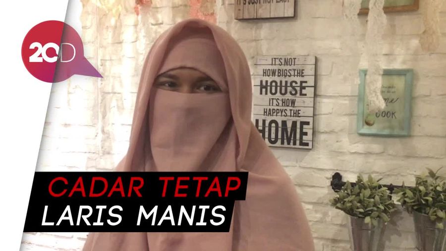 Desainer Ini Buktikan Aksi Teror Tak Pengaruhi Penjualan Cadar