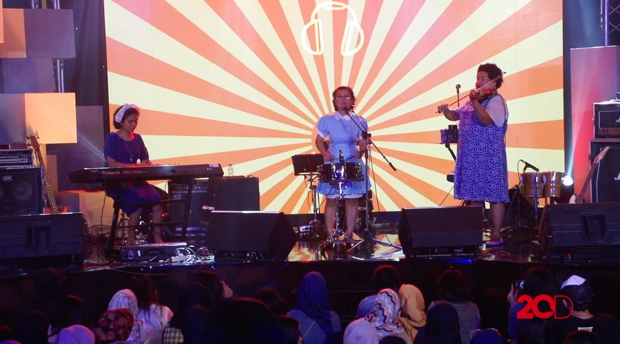 Aksi Jenaka Nonaria di dHot Music Day