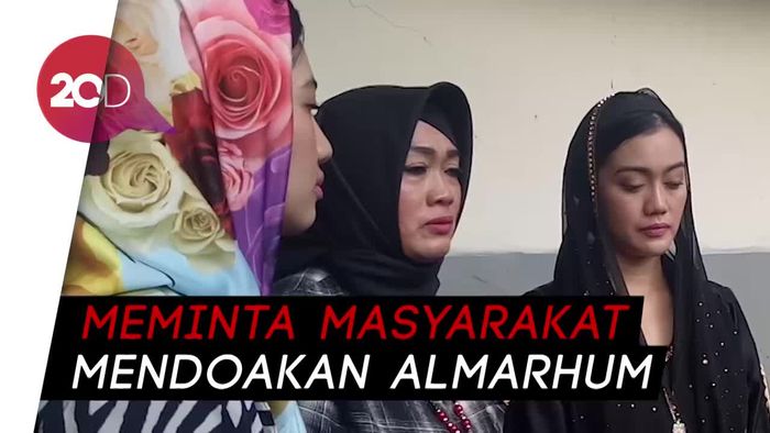Penuh Haru! Keluarga Peringati 1 Tahun Kepergian Jupe di Makam