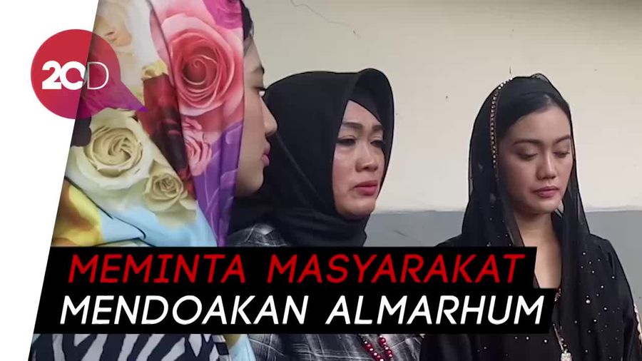 Penuh Haru! Keluarga Peringati 1 Tahun Kepergian Jupe di Makam