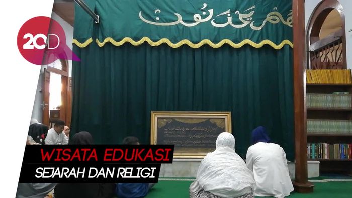 Jelang Lebaran, Peziarah Ramaikan Masjid Luar Batang