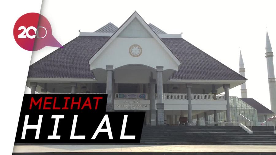 Melihat Persiapan Lebaran di Masjid Raya KH Hasyim Asy’ari
