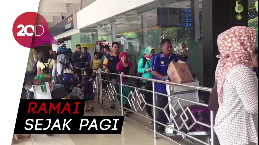 Bandara Halim Perdanakusuma Diserbu Pemudik