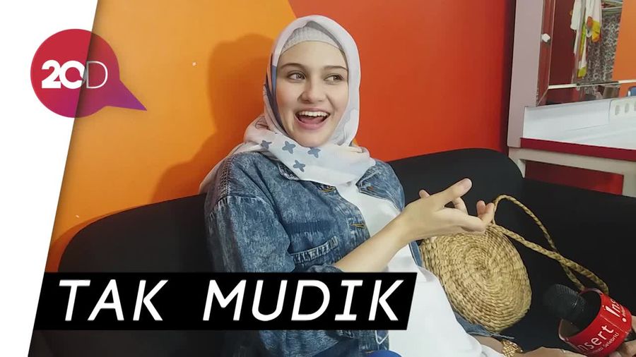 Hamil Tua, Zee Zee Shahab Pilih Lebaran di Jakarta