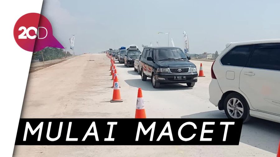 H-3 Lalin di Exit Gringsing Macet