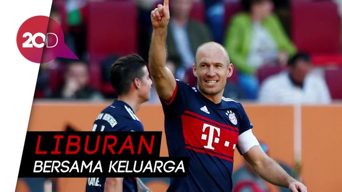 Arjen Robben Menikmati Liburan ke Labuan Bajo