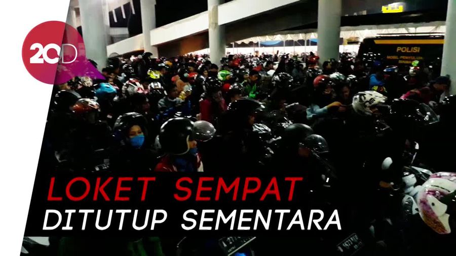 H-2 Lebaran, Motor dan Mobil Mengular di Pelabuhan Merak