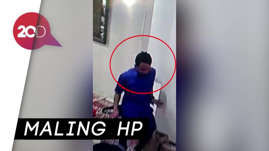 Terekam CCTV, Maling Curi HP di Rumah Dinas Sandiaga Uno