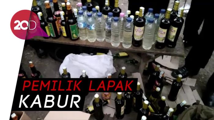  Malam Takbiran, Polisi Grebek Lapak Miras Oplosan