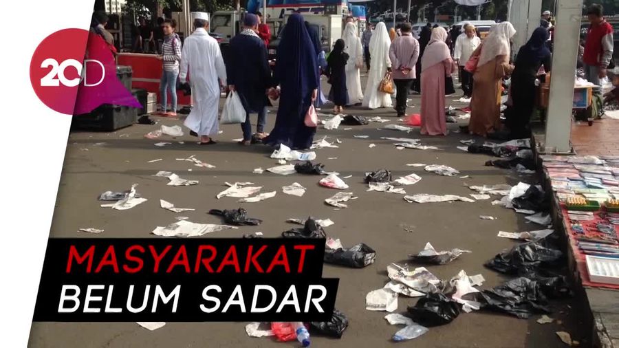 Usai Salat Id, Masjid Istiqlal Dipenuhi Sampah