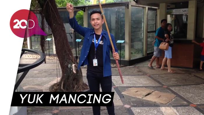 Memancing Buaya di Taman Mini Indonesia Indah