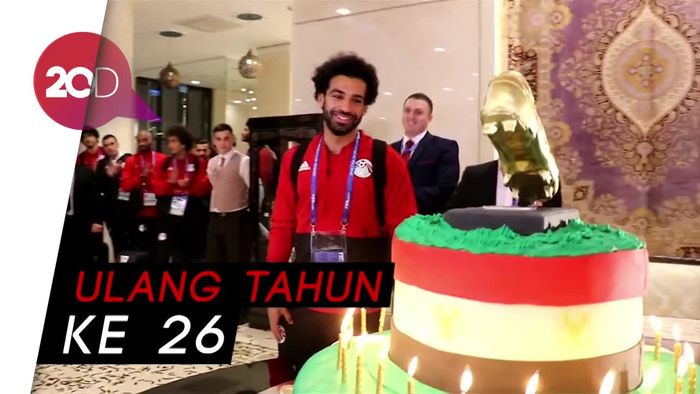 Kue Ulang Tahun dengan Sepatu Emas untuk Mohamed Salah