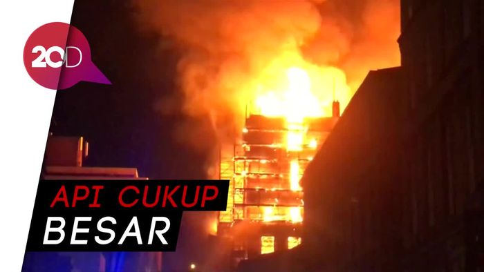 Gedung Sekolah di Glasgow Terbakar 
