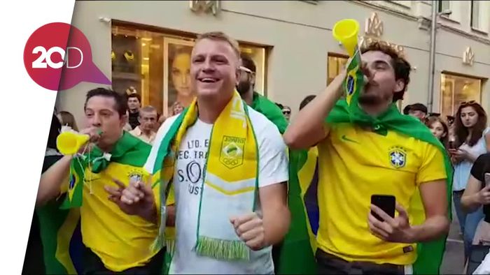 Melting Pot Suporter Sepakbola di Red Square