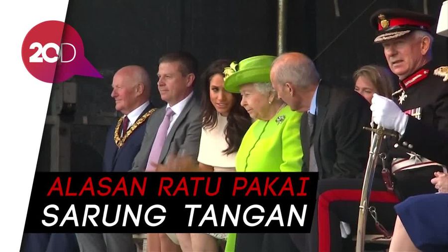 Mengapa Ratu Elizabeth Selalu Menggunakan Sarung Tangan?