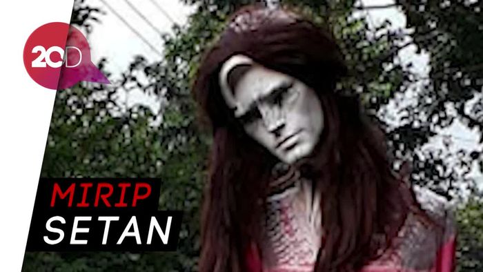 Wadaw! Pembatas Jalan Ini Bikin Orang Jantungan!