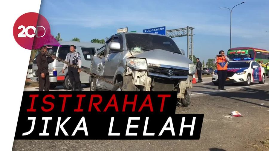 Supir Ngantuk Satu Mobil Ringsek di Tol Cipali